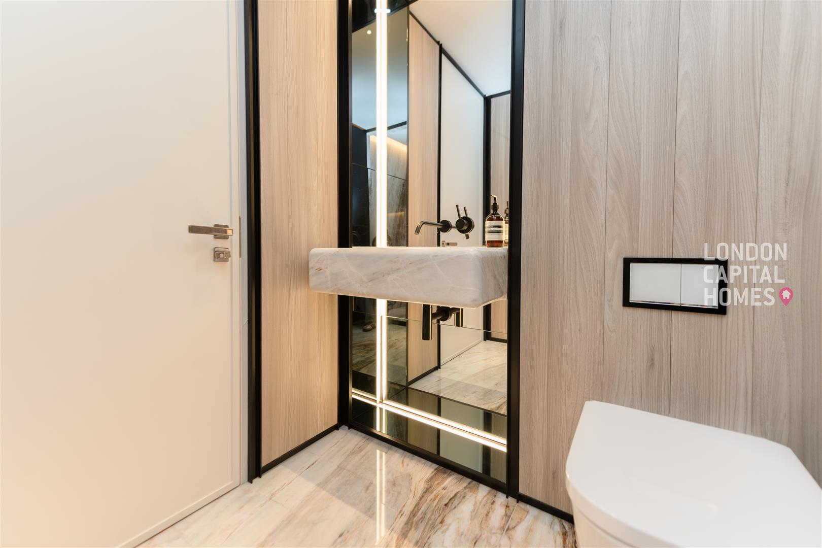 22 Hanover Square, London